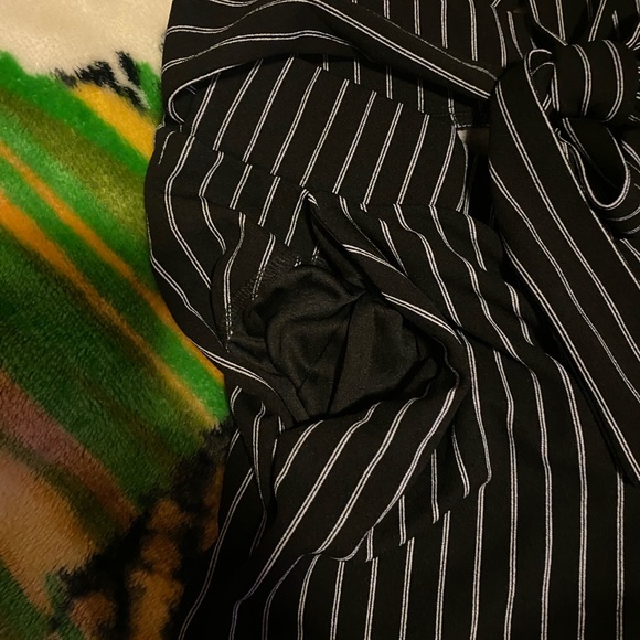 Shorts - Picture 8 of 9